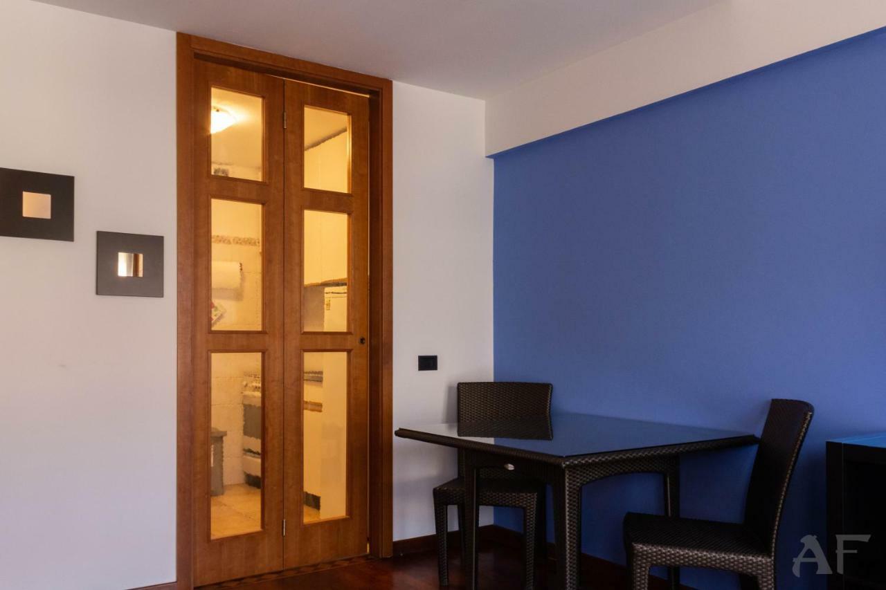 Corso San Gottardo - Darsena Flat Apartment มิลาน ภายนอก รูปภาพ